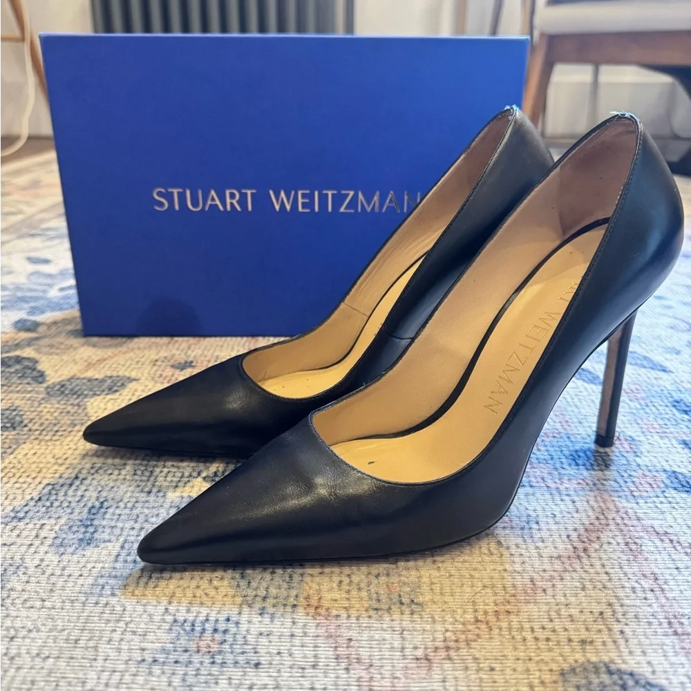 Stuart Weitzman Black Pointed Toe Heels - Picture 2 of 6